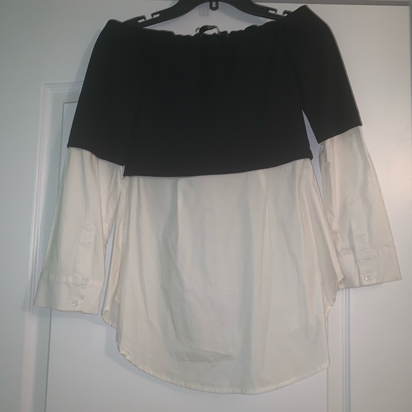 DO+BE Off-Shoulder Two Tone Shirt/Top. Size small - Picture 3 of 4